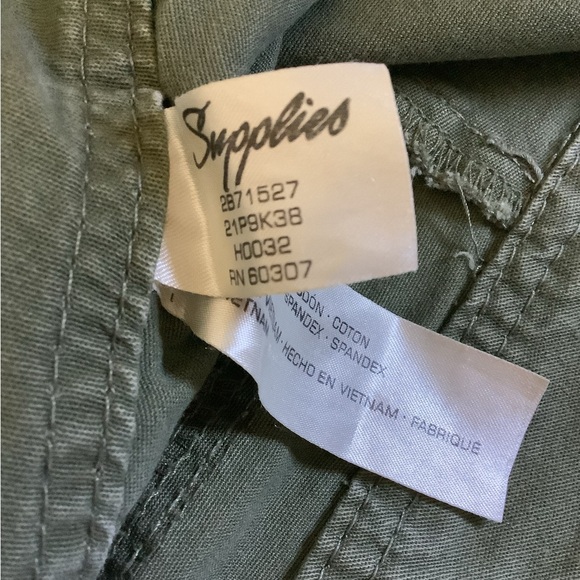 Supplies Green Capris - Picture 2 of 2